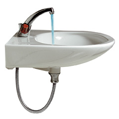 micropolluants – ce qui est jeté dans le lavabo ou l'évier peut revenir par le robinet